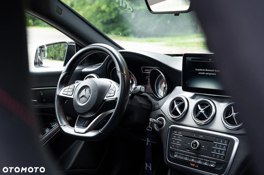 Mercedes-Benz CLA 200 7G-DCT AMG Line - 10