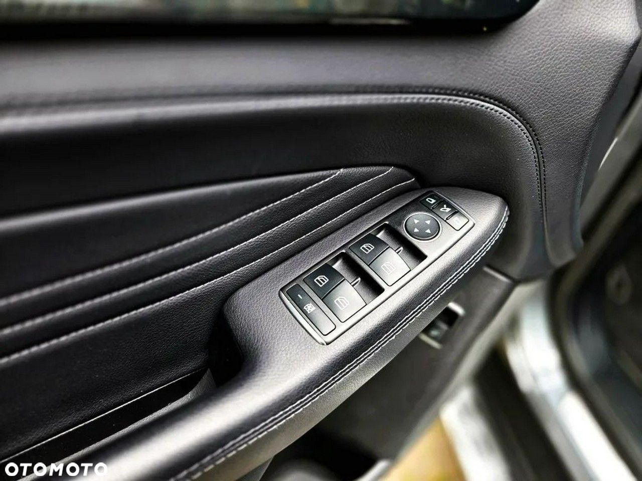 Mercedes-Benz GLE - 18