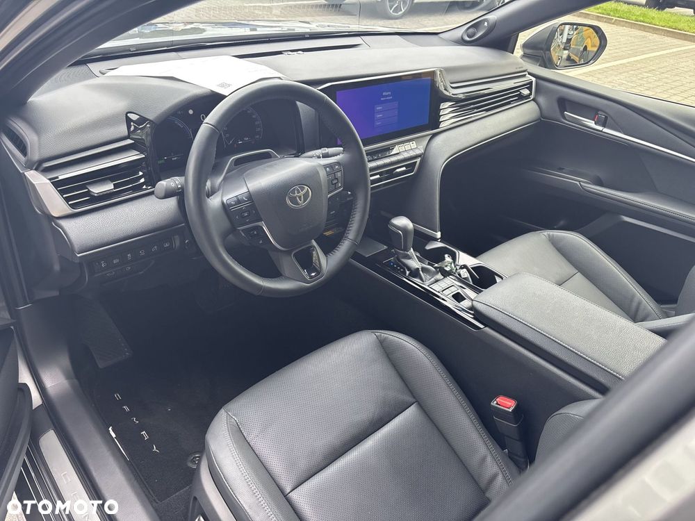 Toyota Camry - 11