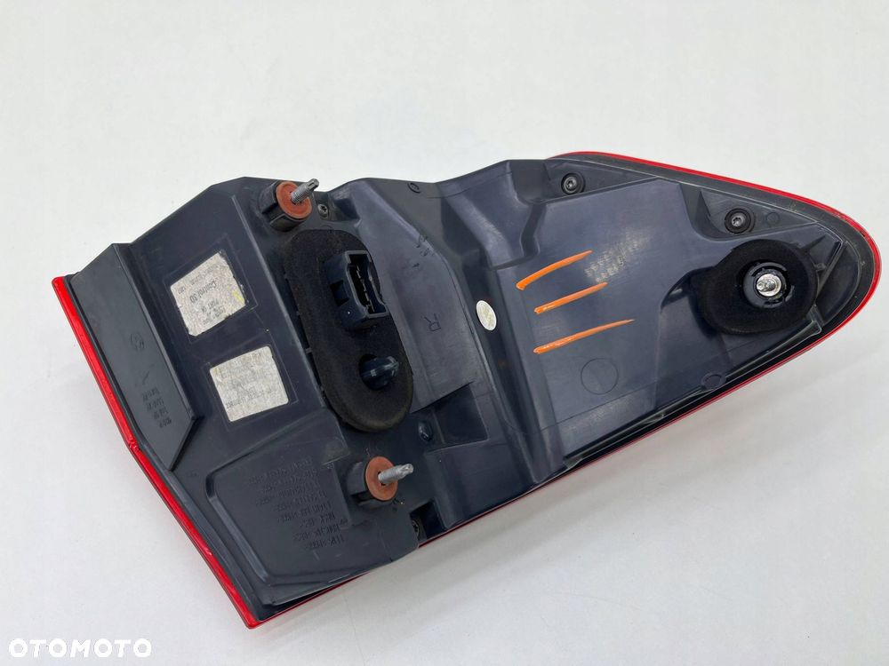 BMW 5 F11 PRAWA LAMPA TYŁ W BŁOTNIK LED 7203234 - 5