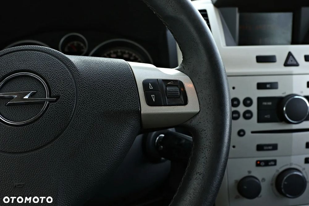 Opel Zafira - 25