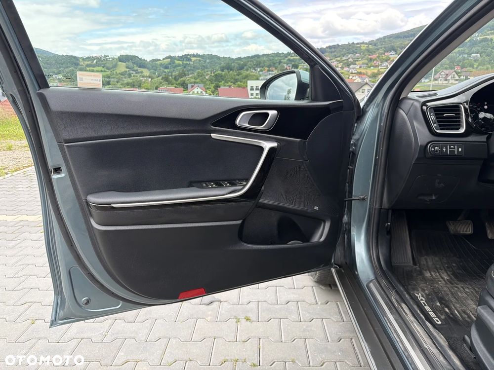 Kia XCeed 1.5 T-GDI L Business Line DCT - 11