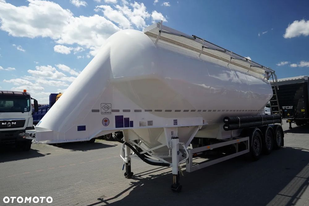 Feldbinder CEMENTONACZEPA / 3 KOMORY / 36 000 L / SILOS / DO MATERIAŁÓW SYPKICH / OŚ PODNOSZONA / SAF - 4
