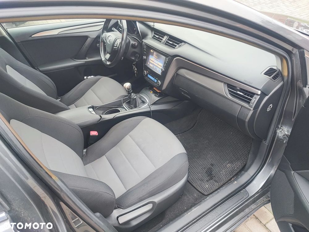 Toyota Avensis - 6
