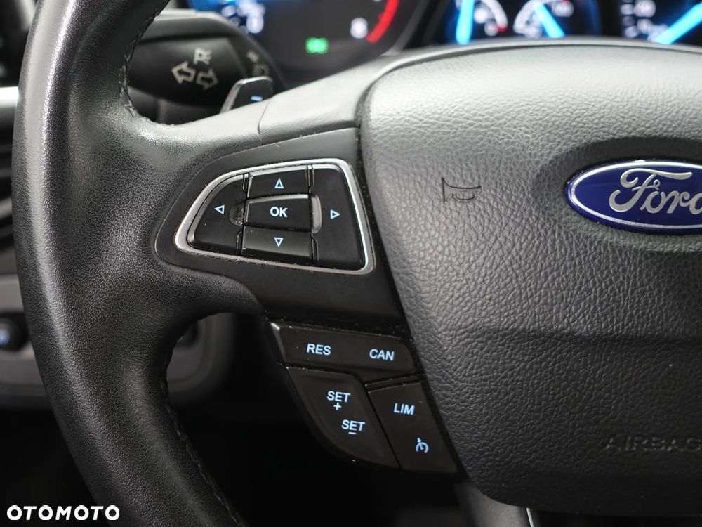 Ford Kuga - 38
