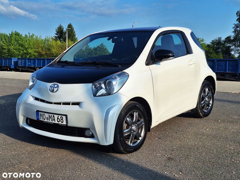 Toyota iQ 1.0 + - 2