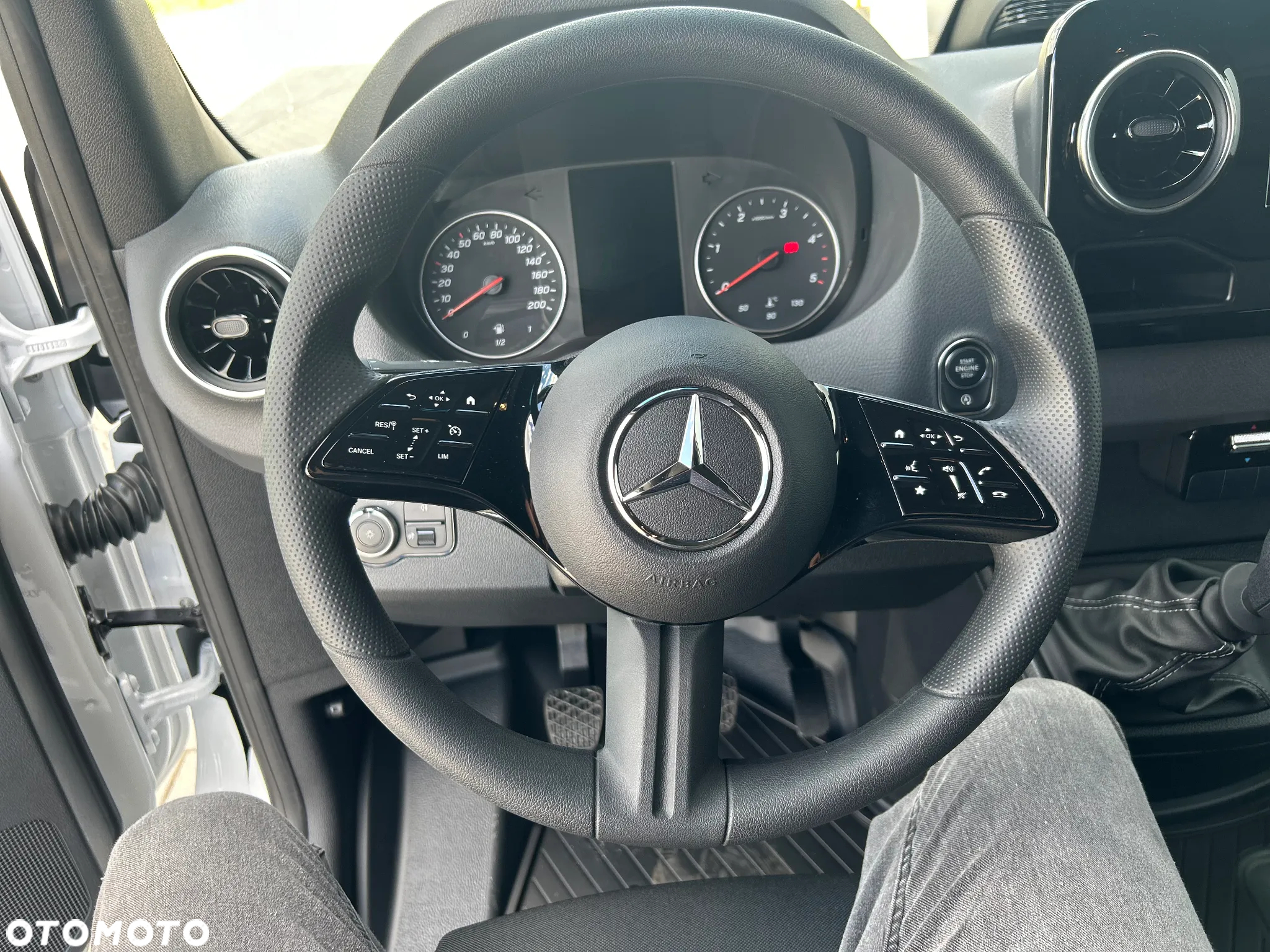 Mercedes-Benz SPRINTER 317 CDI FURGON STANDARD - 25