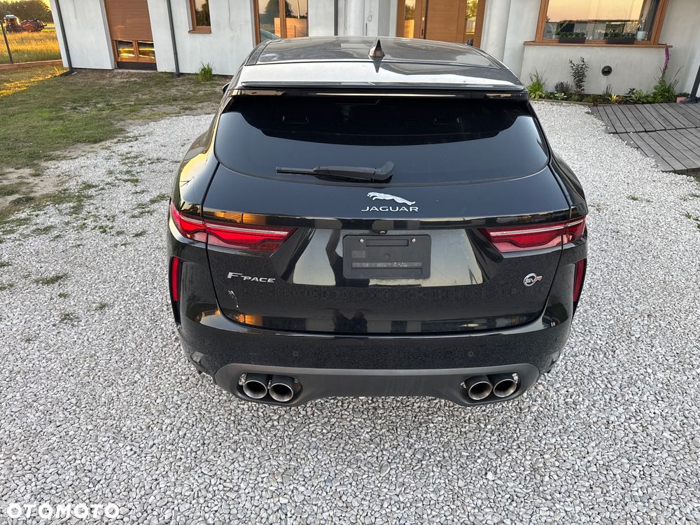 Jaguar F-Pace P550 AWD SVR - 11