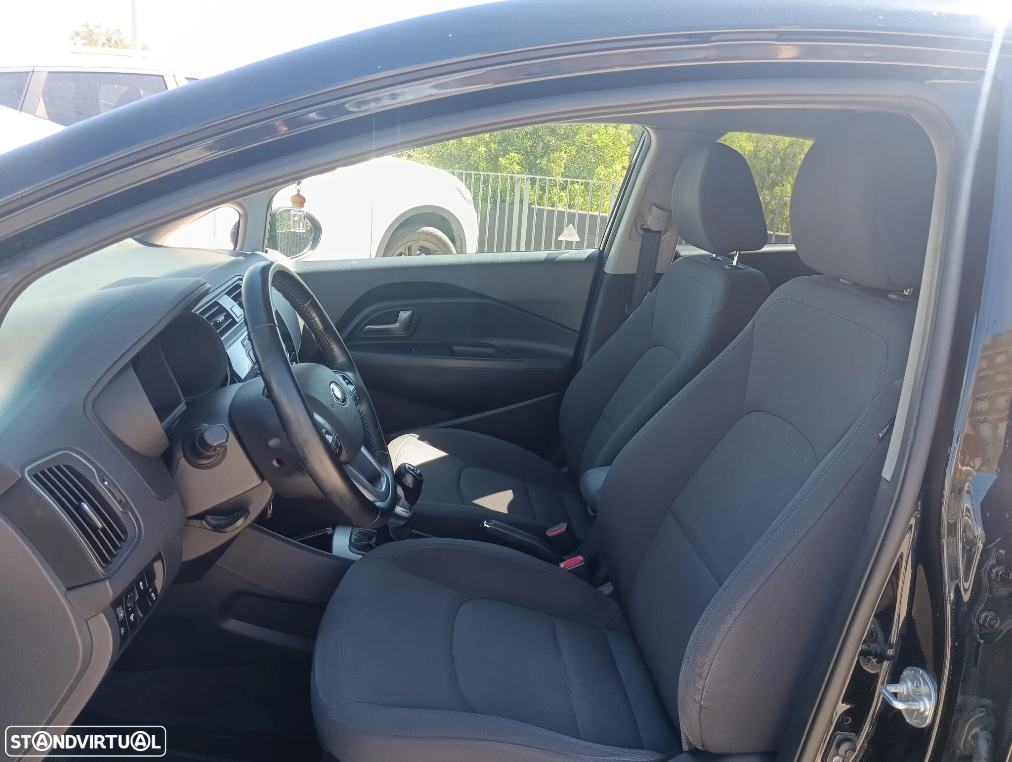 Kia Rio 1.1 CRDi Prime - 4