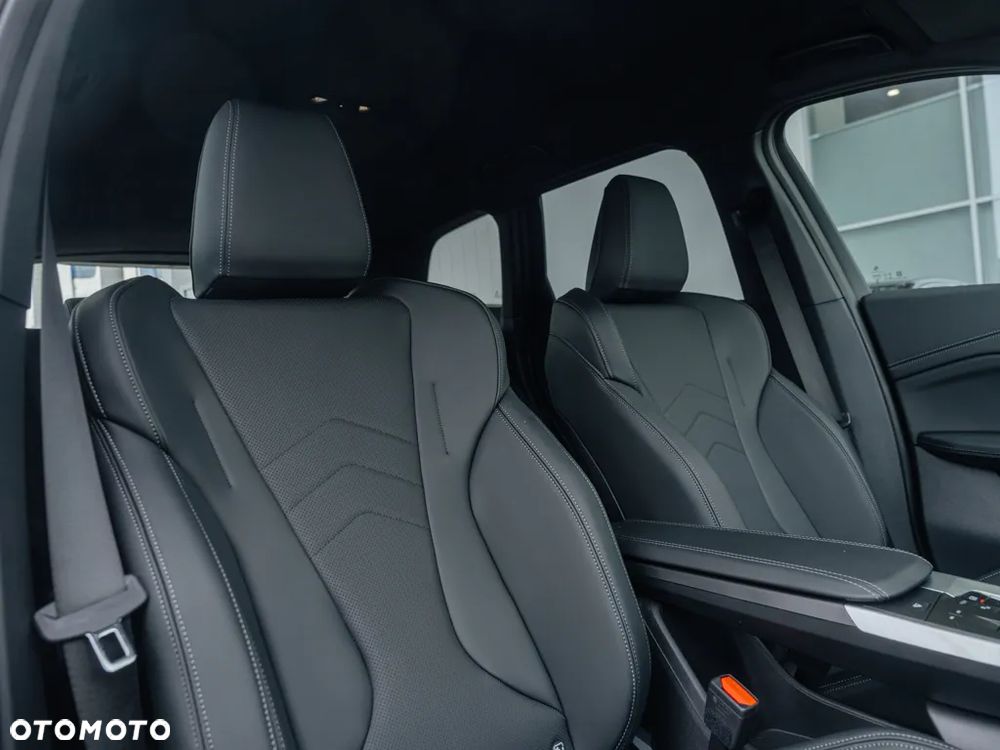 BMW X1 sDrive18i - 12