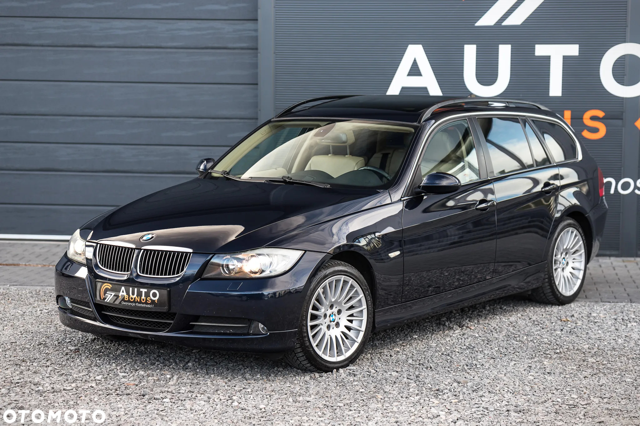 BMW Seria 3 325i xDrive Touring - 6