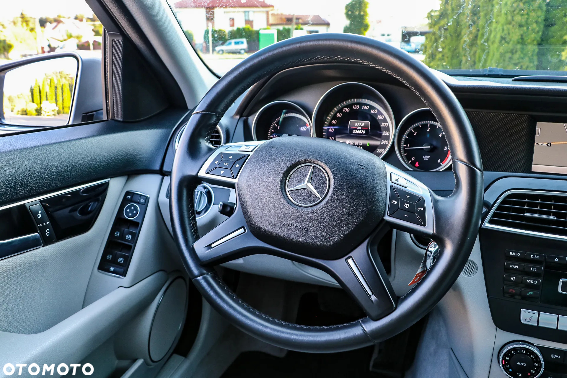 Mercedes-Benz Klasa C 200 T CDI DPF Automatik Elegance - 34