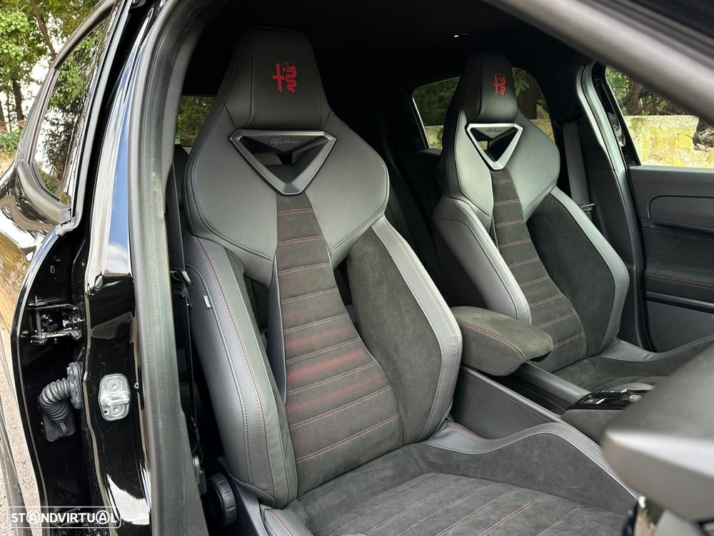 Alfa Romeo Junior 1.2 Q4 eDCT6 - 25