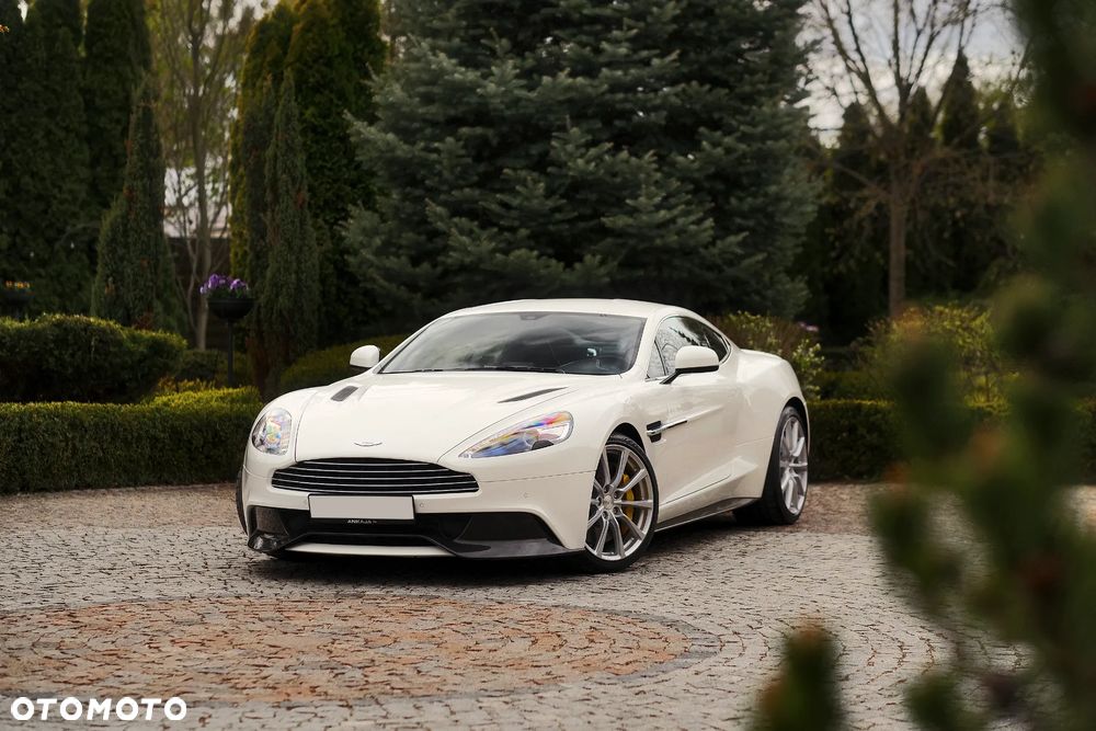 Aston Martin Vanquish - 2