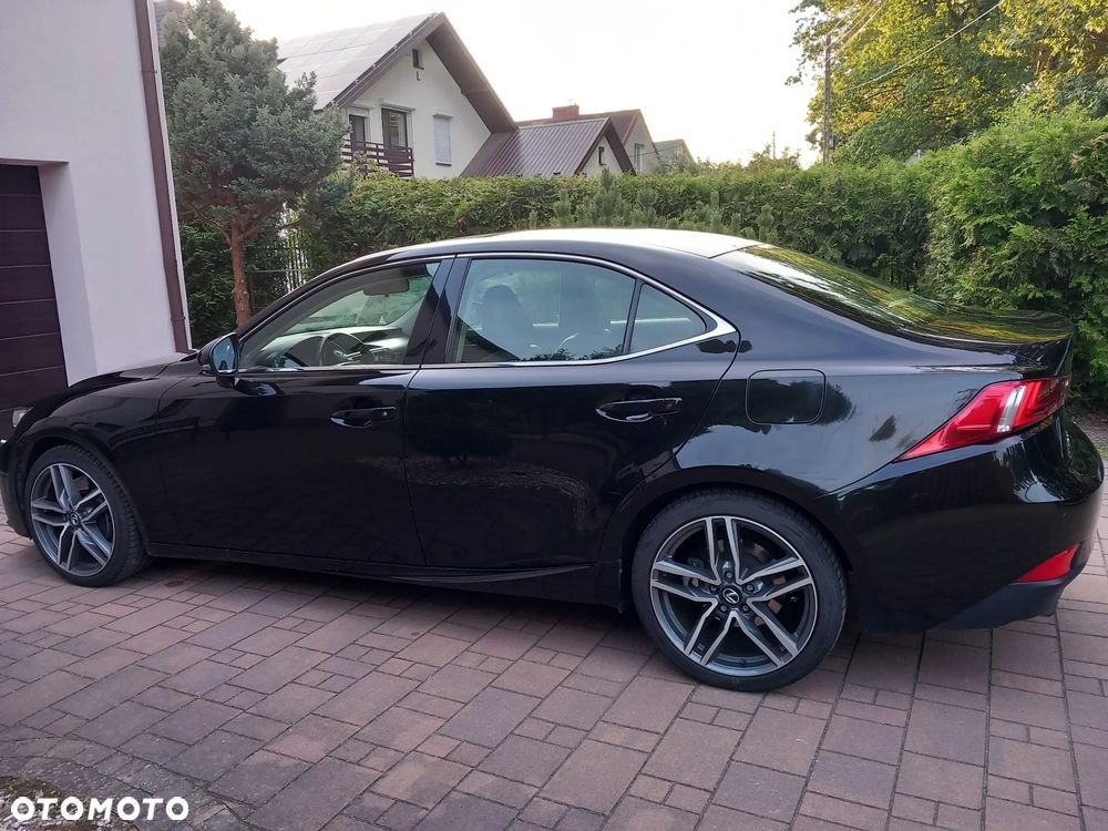 Lexus IS 200t Elite - 3