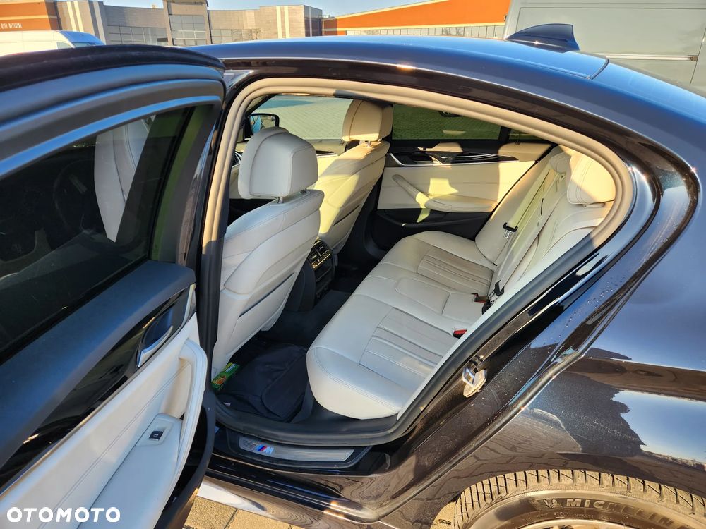 BMW Seria 5 520d xDrive M Sport sport - 21