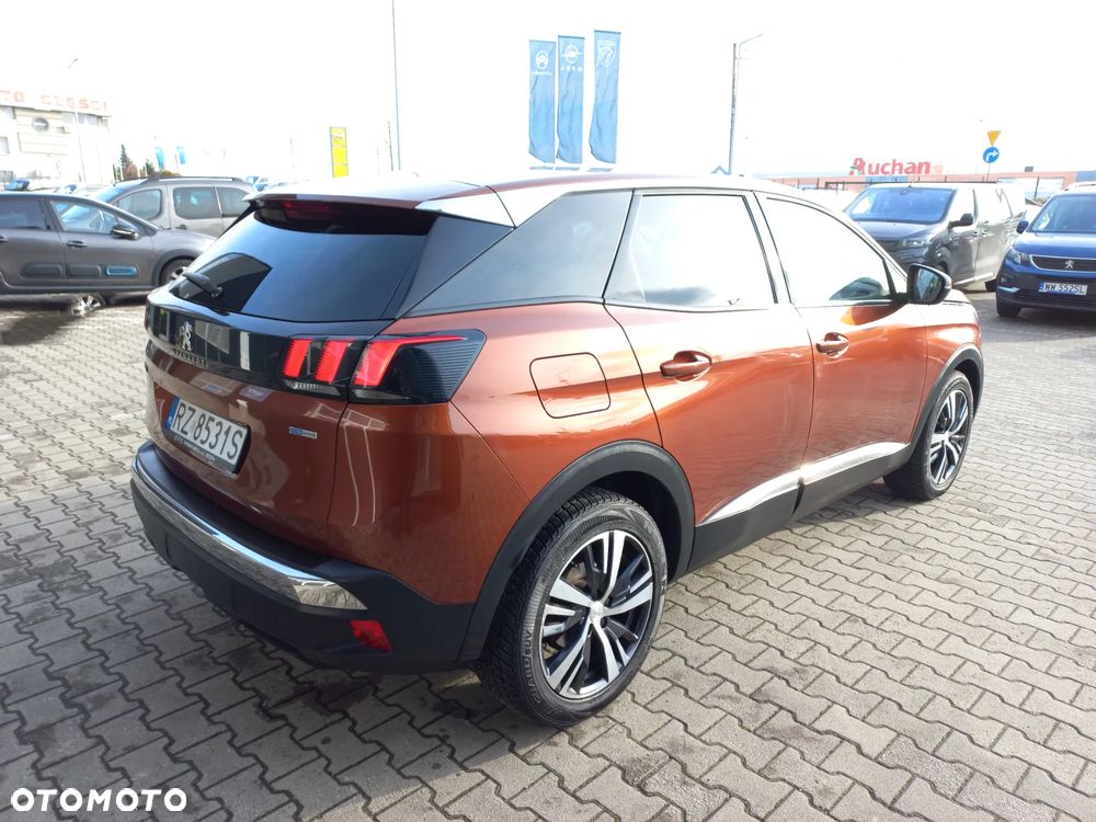 Peugeot 3008 1.2 PureTech Allure S&S - 5