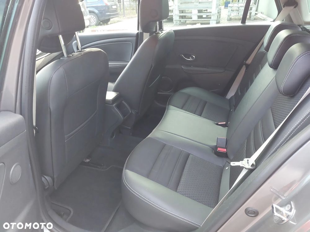 Renault Megane ENERGY TCe 130 Start & Stop Bose Edition - 14
