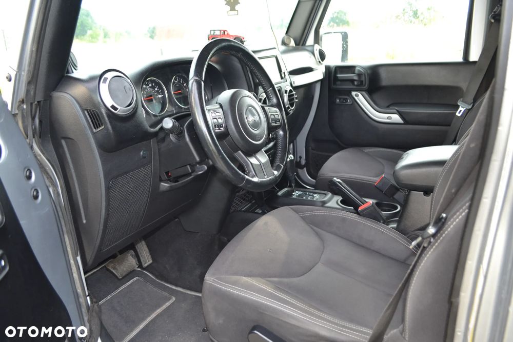 Jeep Wrangler 3.6 Unlim Black Edition II - 8