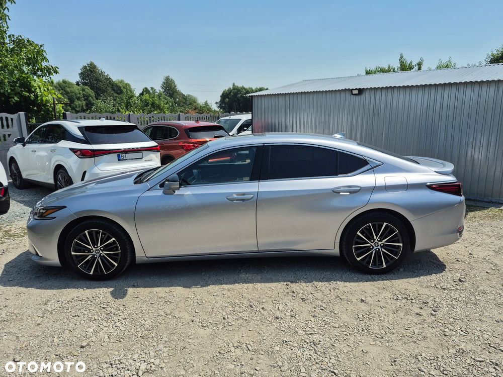 Lexus ES 300h Prestige - 31