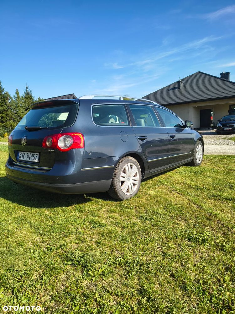 Volkswagen Passat 2.0 TDI DSG Individual Chrom - 3