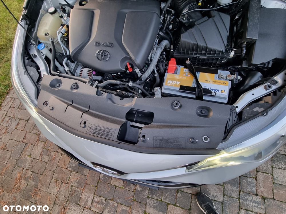 Toyota Avensis 2.0 D-4D Premium - 23