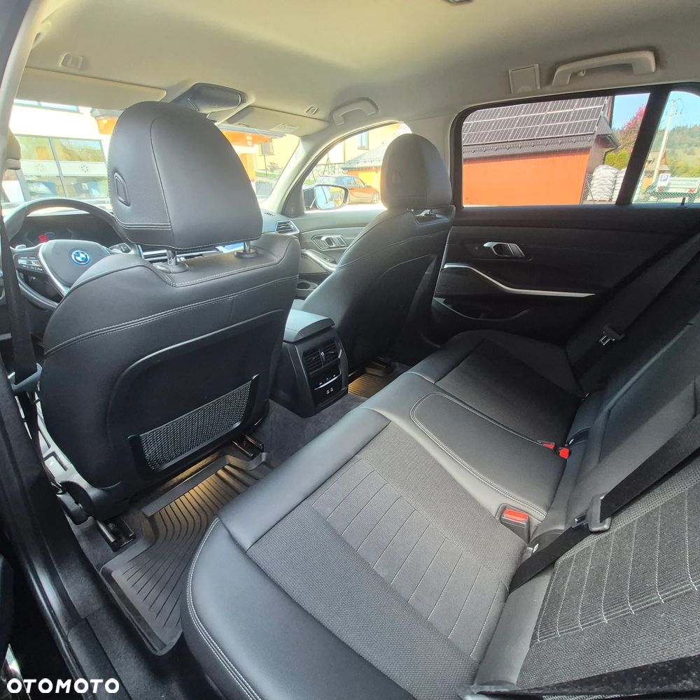 BMW Seria 3 330e xDrive Sport Line - 21