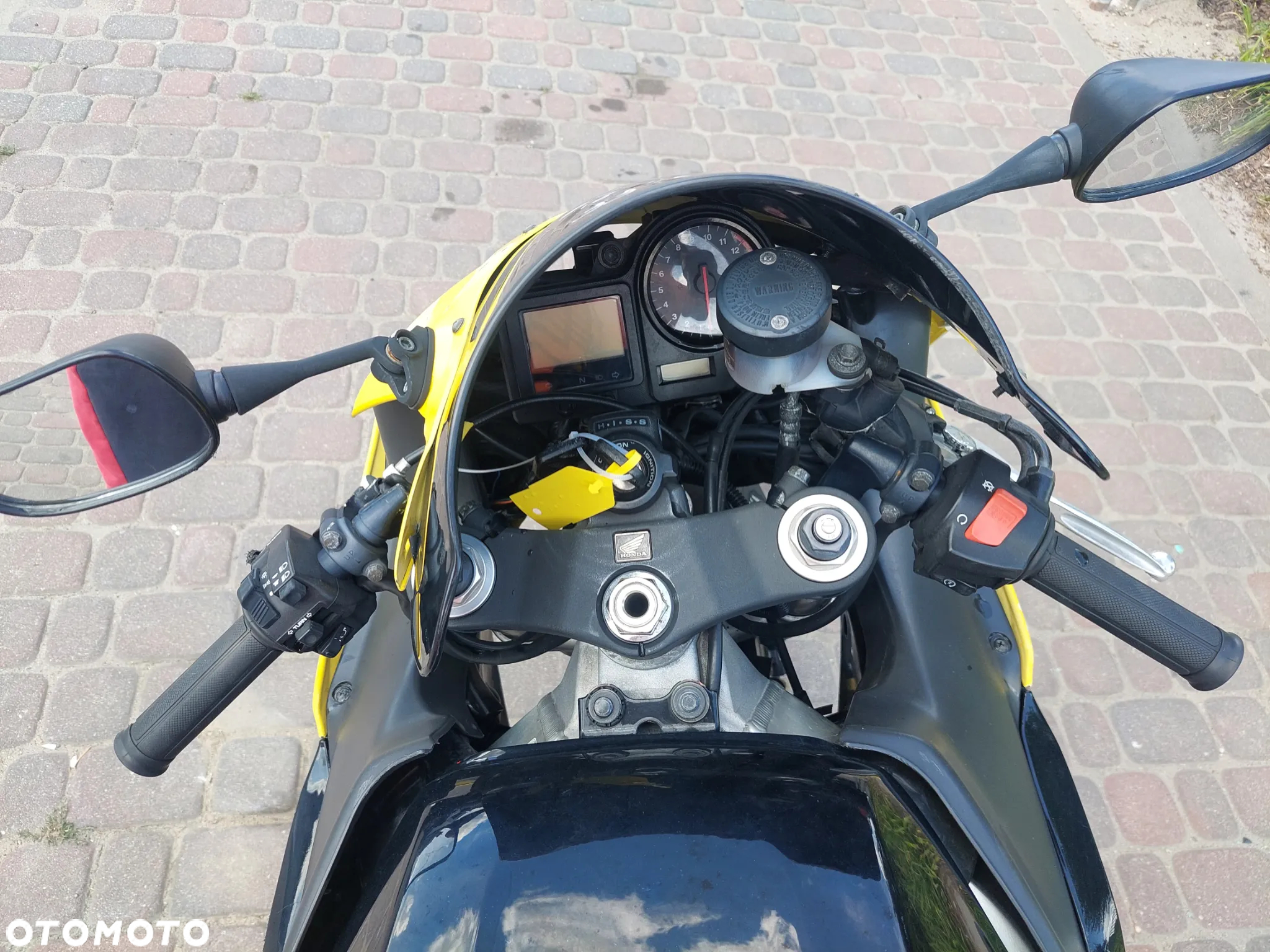 Honda CBR - 9