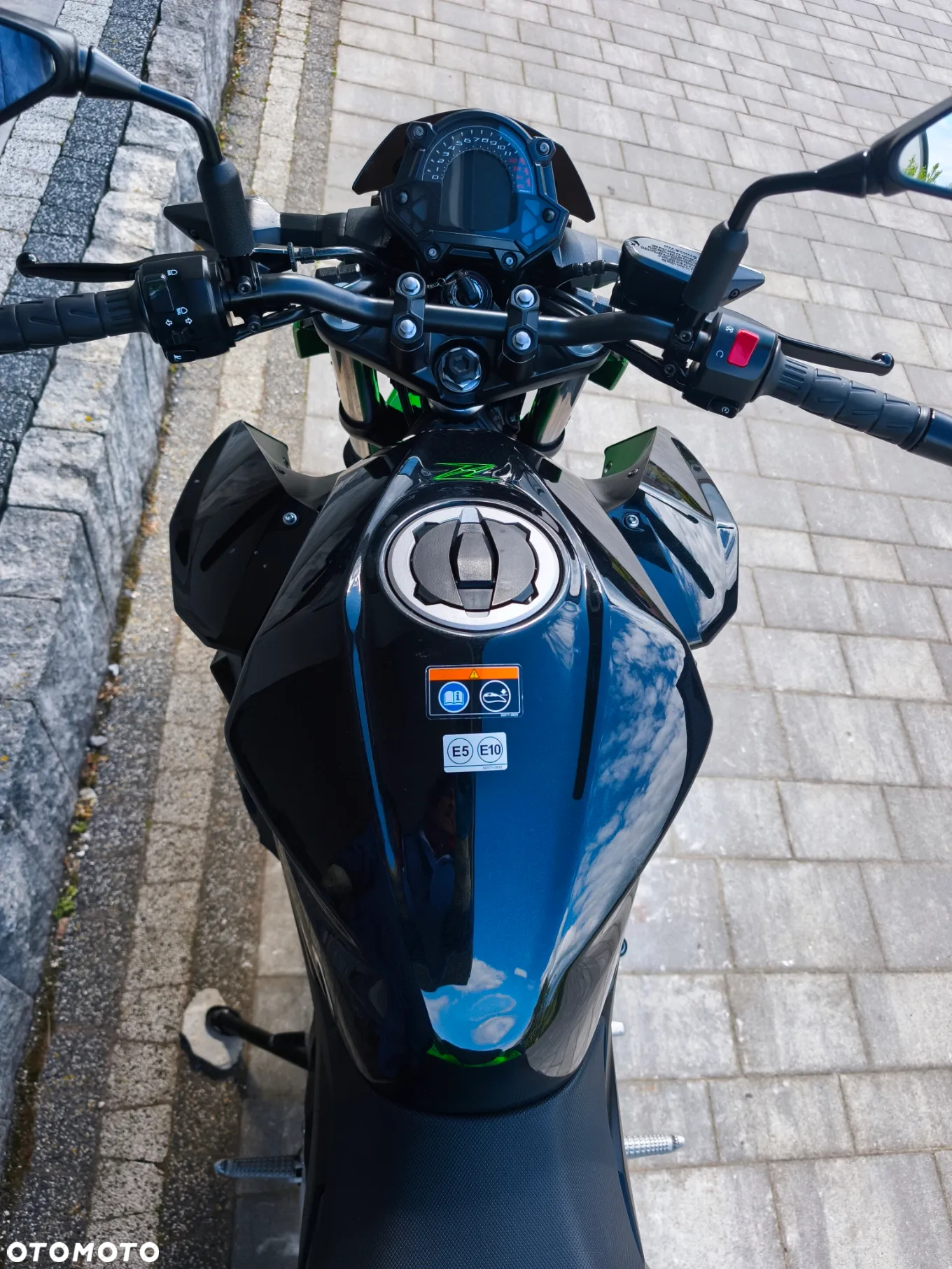Kawasaki Z - 12