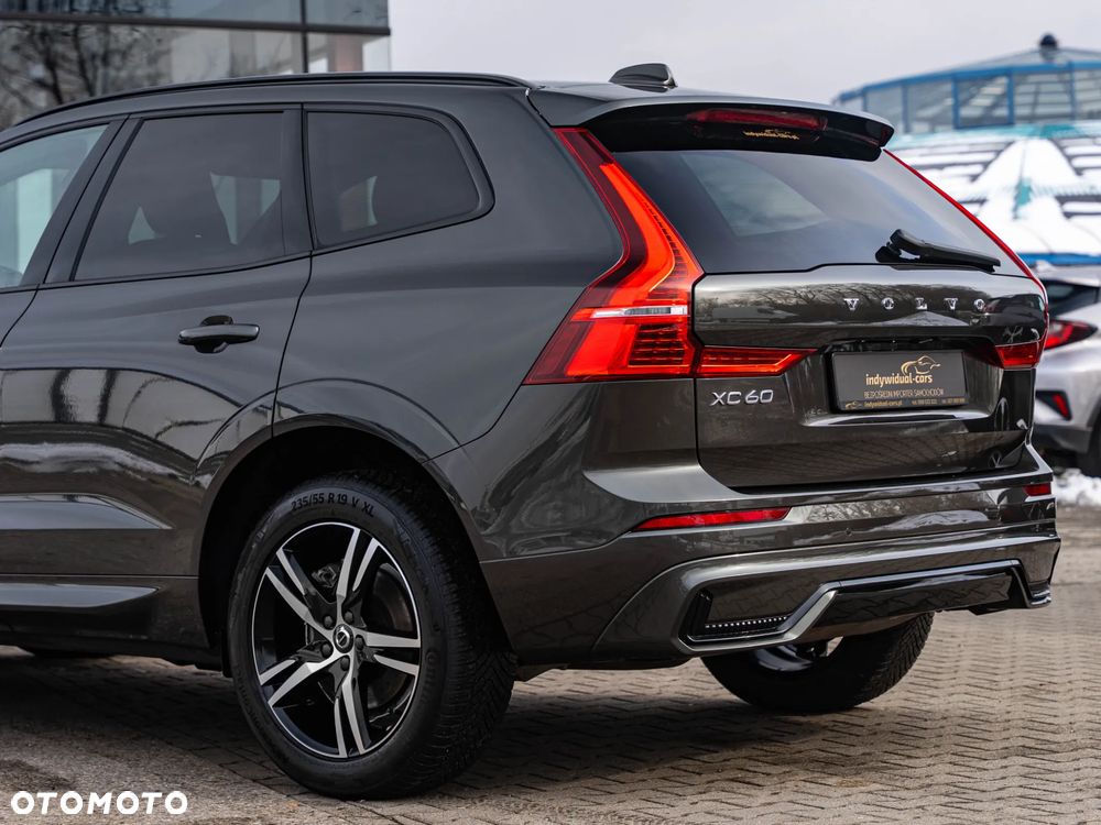 Volvo XC 60 B4 B Plus Dark - 12
