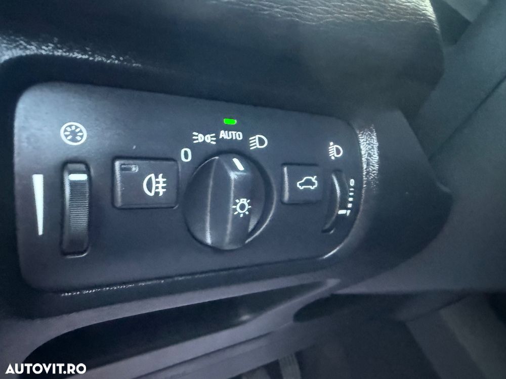 Volvo V40 T2 Momentum - 19