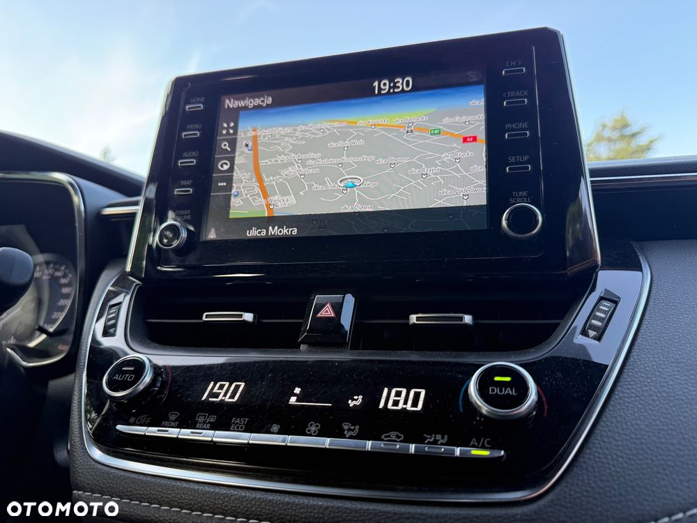 Toyota Corolla 1.8 Hybrid Comfort - 17
