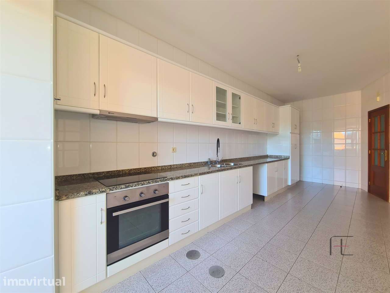 Apartamento T2 com Varanda e Garagem, Anta, Espinho - Grande imagem: 5/19