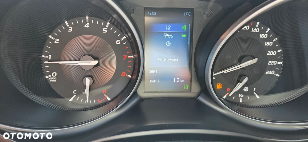 Toyota Avensis 1.8 Premium - 11
