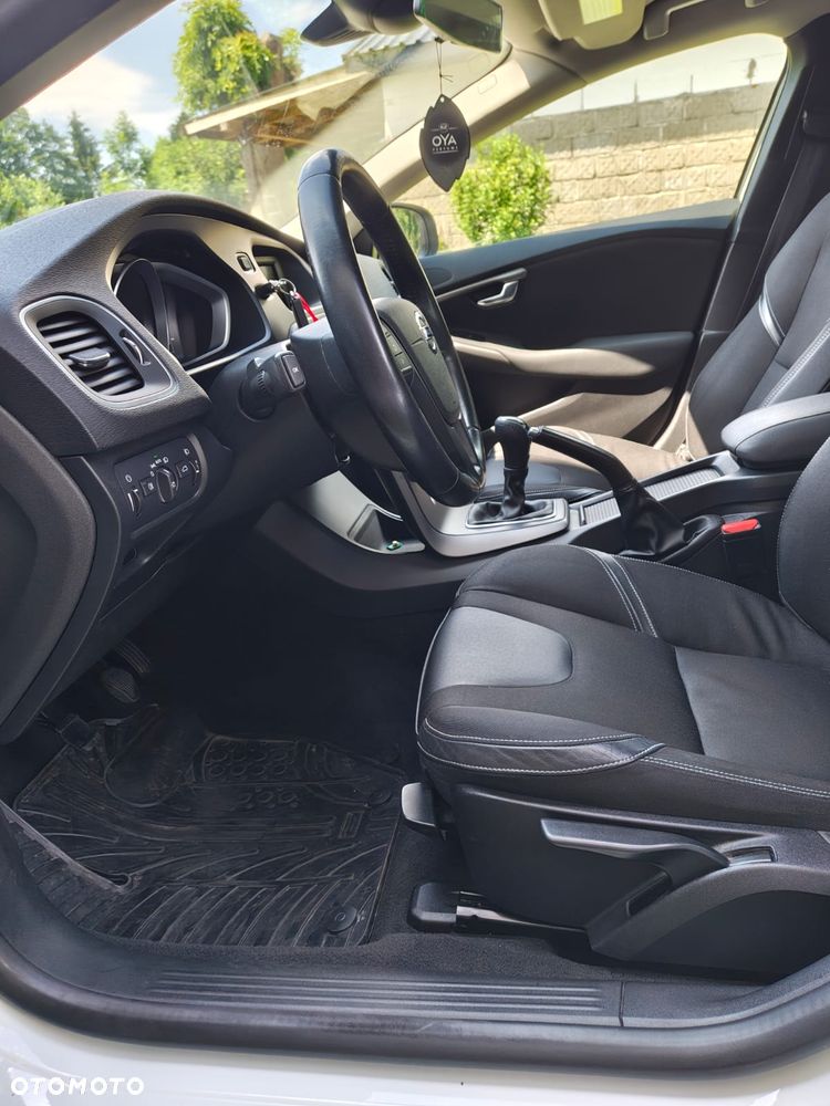 Volvo V40 D2 R-Design Summum - 13