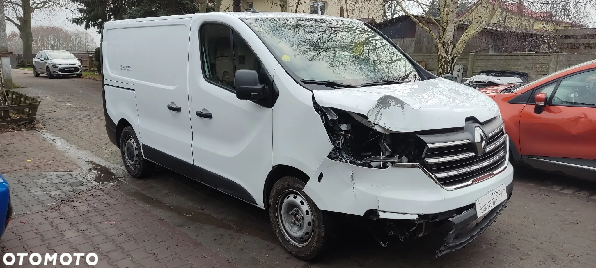 Renault TRAFIC - 2