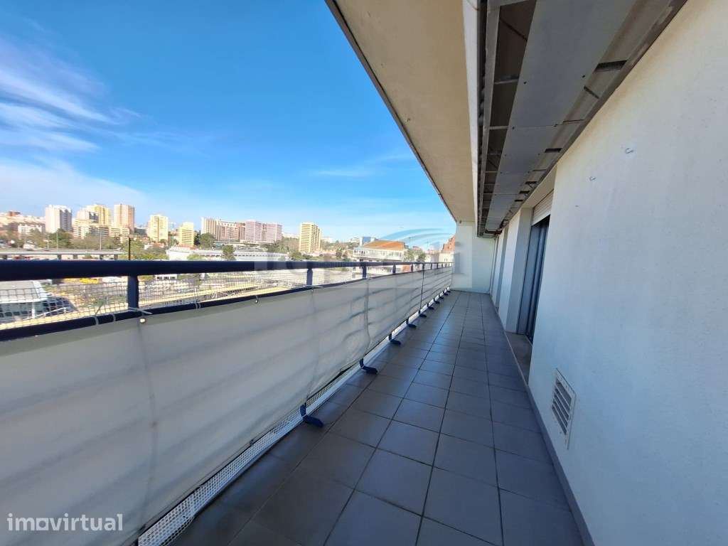 Apartamento T2 c/ parqueamento no edifício Twin Towers em Lisboa - Grande imagem: 3/18