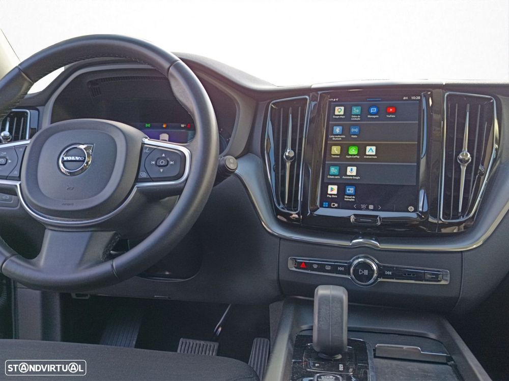 Volvo XC 60 2.0 B4 Momentum Plus Geartronic - 14