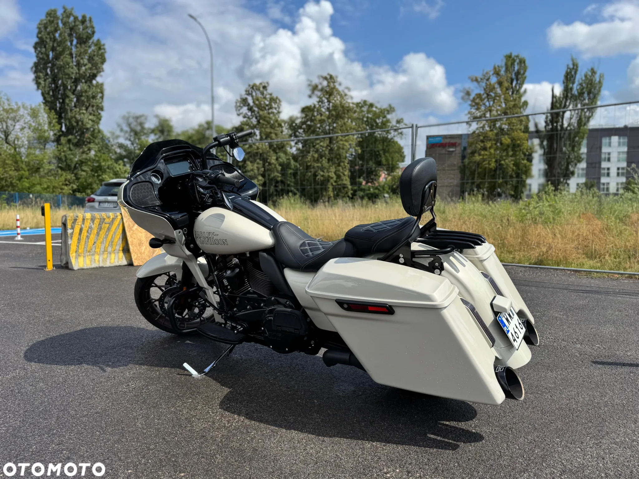 Harley-Davidson Touring Road Glide - 4