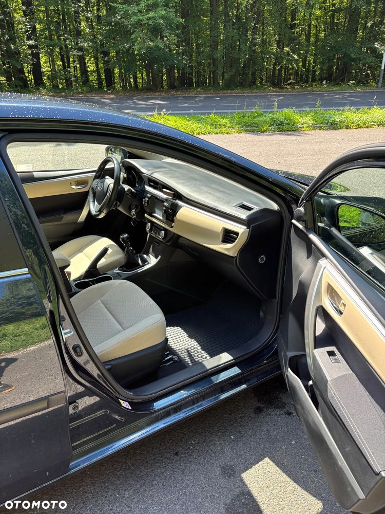 Toyota Corolla 1.6 Premium + - 15