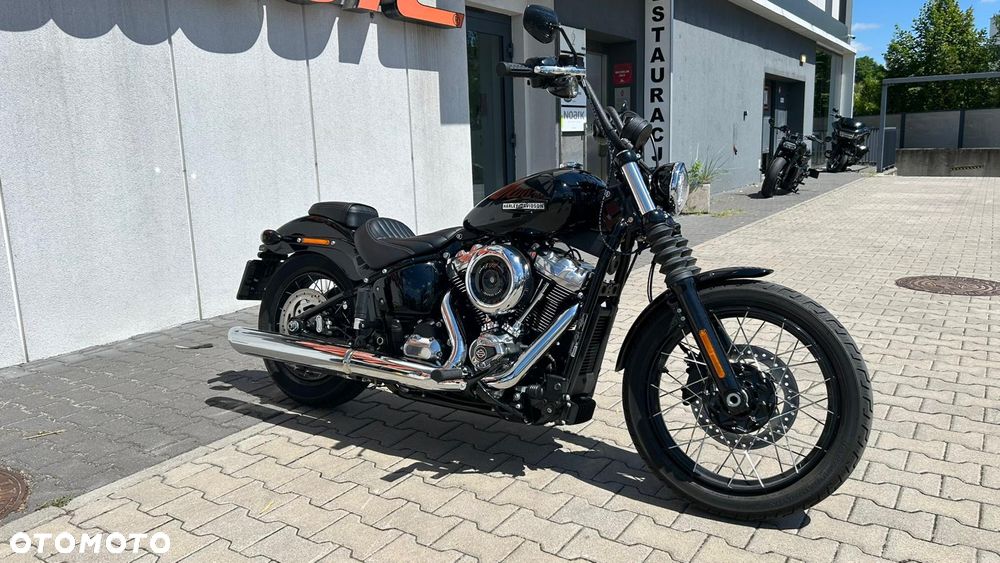 Harley-Davidson Softail Street Bob - 2
