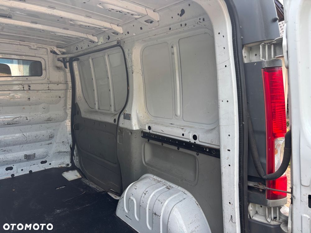 Opel Vivaro - 17