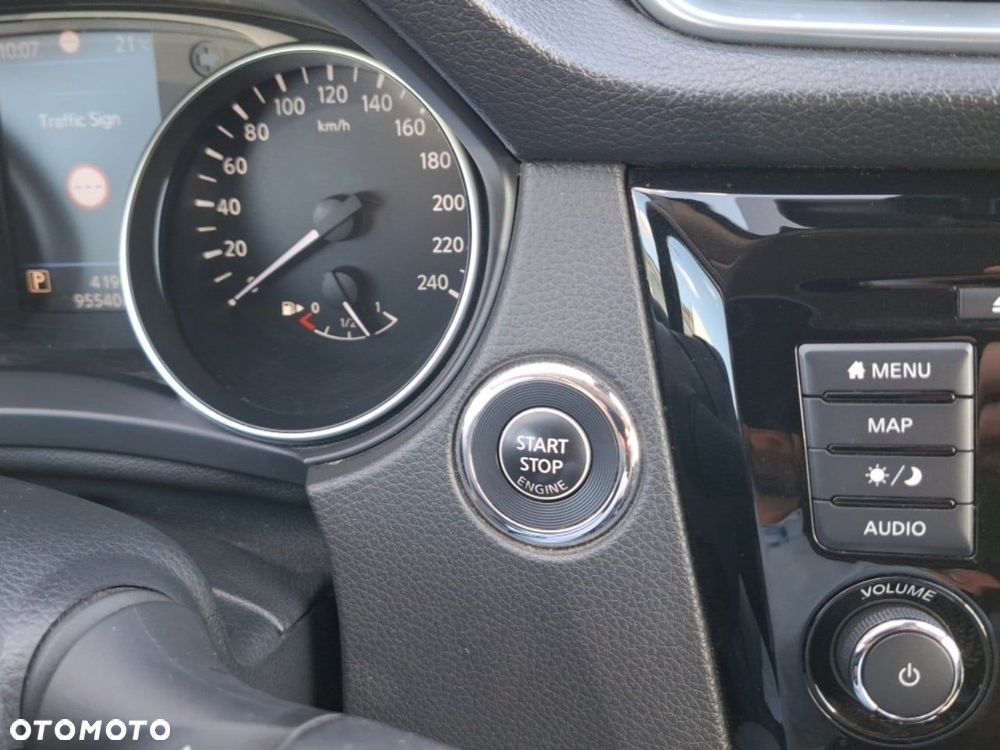 Nissan Qashqai 1.3 DIG-T N-Connecta DCT - 24