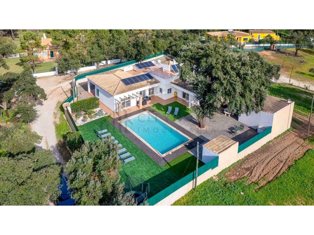 Moradia Térrea com piscina e terraço na cobertura - Grande imagem: 2/48