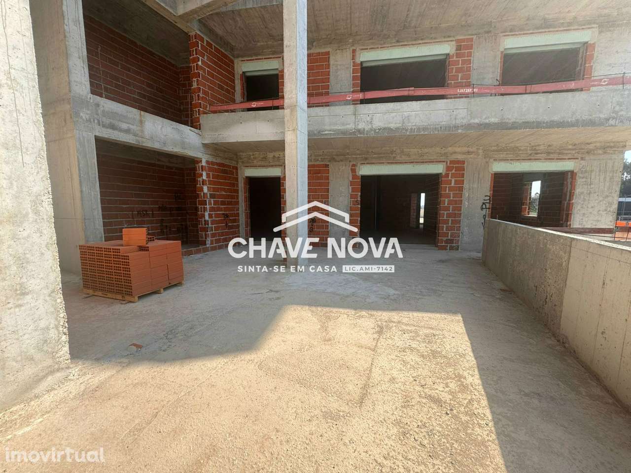 T3 Novo C/ 3 Lugares de Garagem em Oliveira de Azemeis - Grande imagem: 4/27