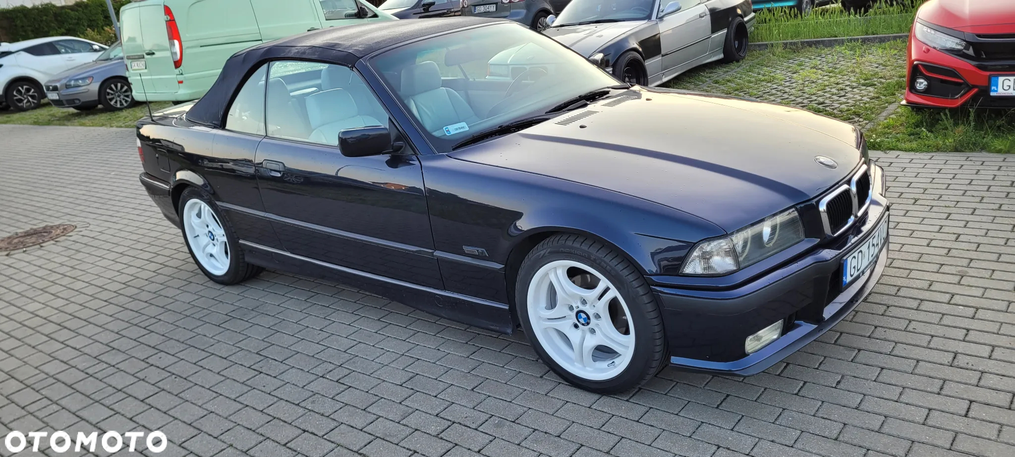 BMW Seria 3 318i Cabriolet - 2