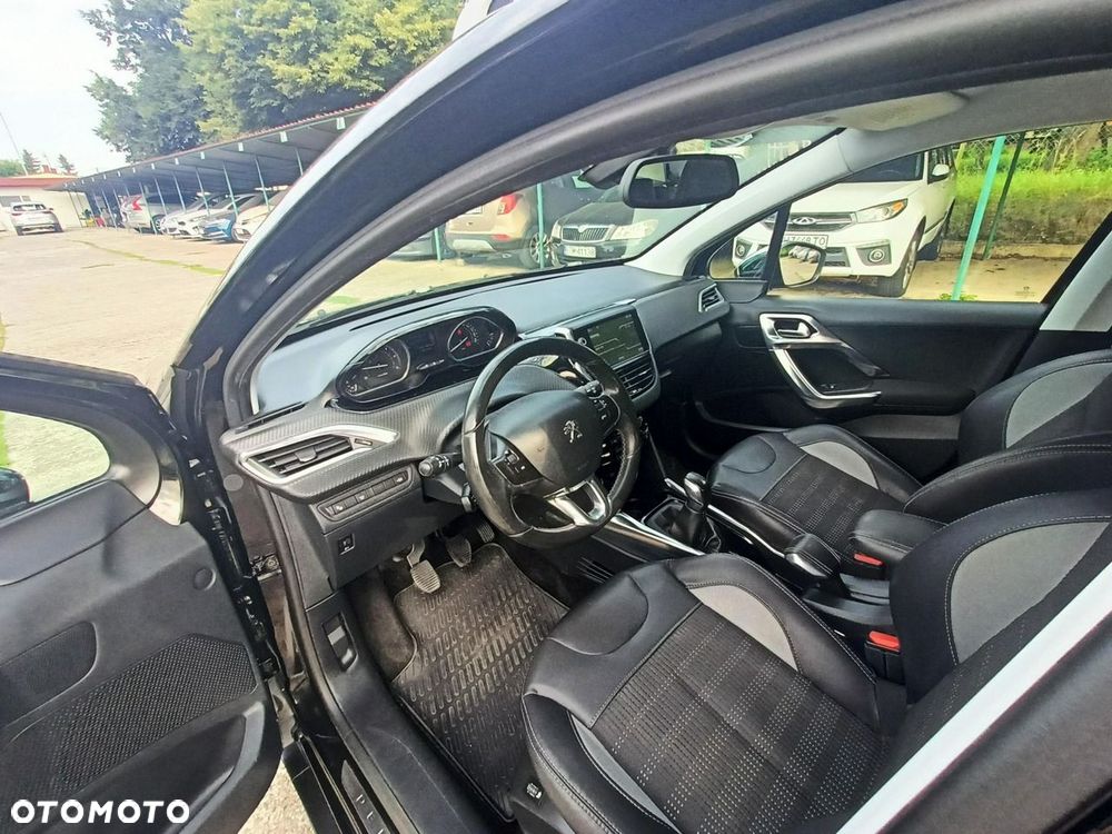 Peugeot 2008 1.6 e-HDi Allure S&S - 34