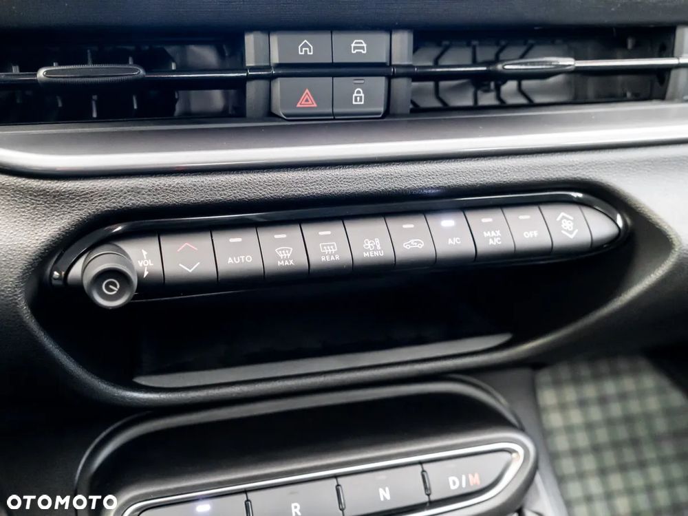 Fiat 600 1.2 Turbo Hybrid eDCT - 28