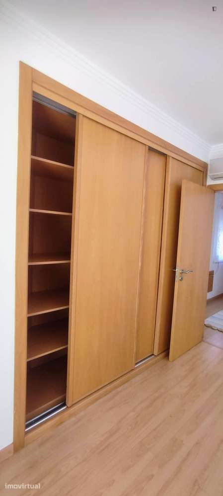 Quarto - localizado em Carcavelos Lisbon - Grande imagem: 2/32