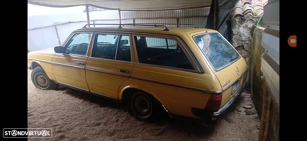 Mercedes-Benz 240 - 8